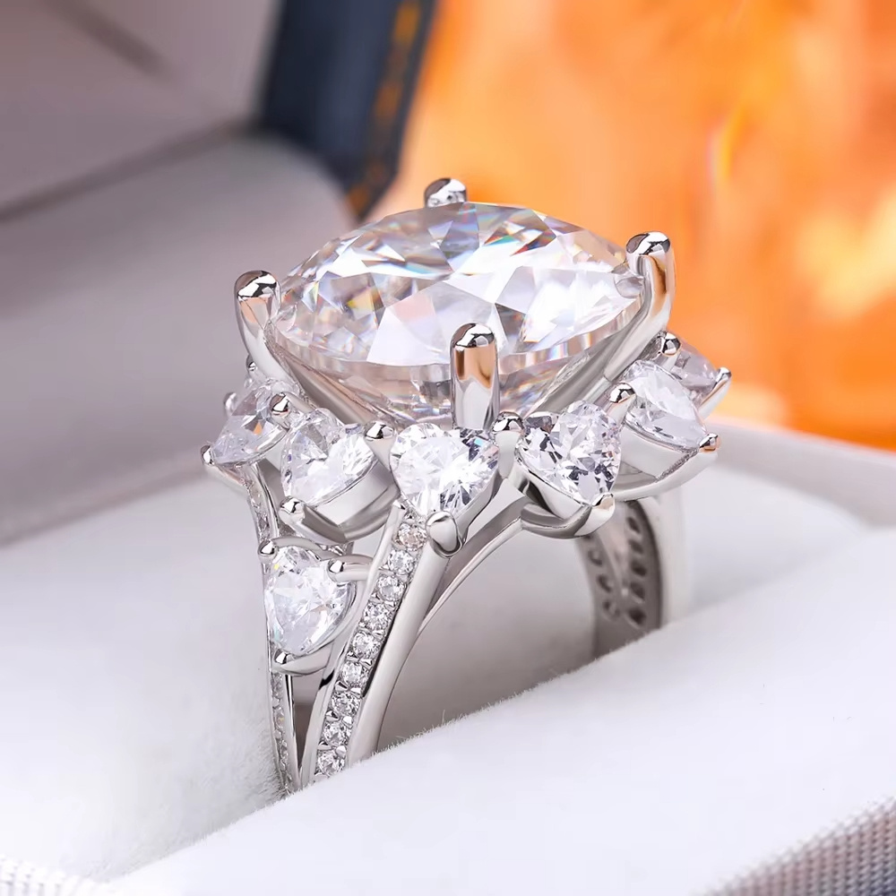 Women's 10 Carat Exquisite Moissanite Engagement Ring